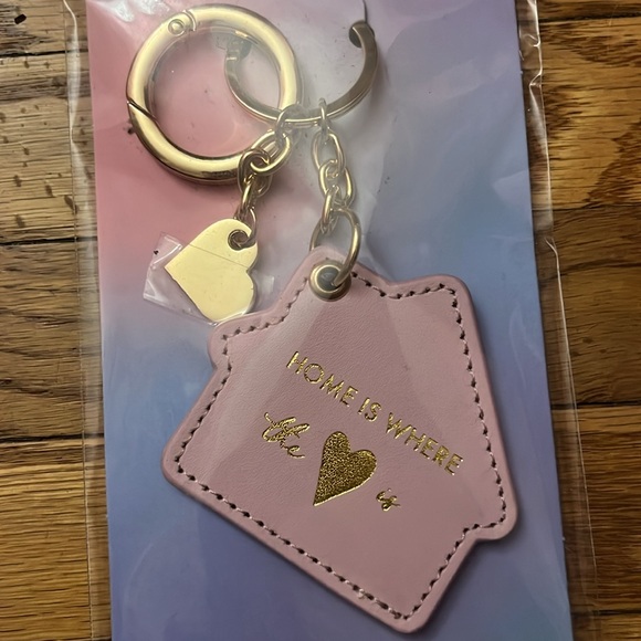 NWT Pink & gold Home is where the heart is Miss to Mrs vegan leather key ring - Picture 3 of 3